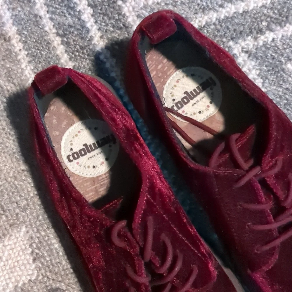 Burgundy Velvet Shoes - Picture 2 of 4